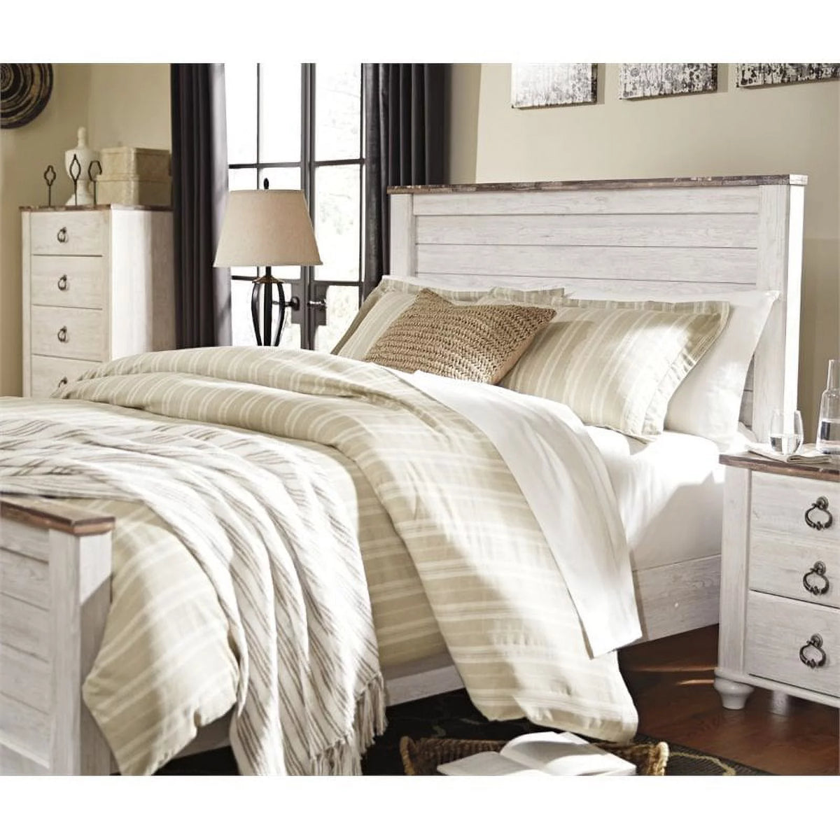 Whitewash Queen Panel Bed H11735