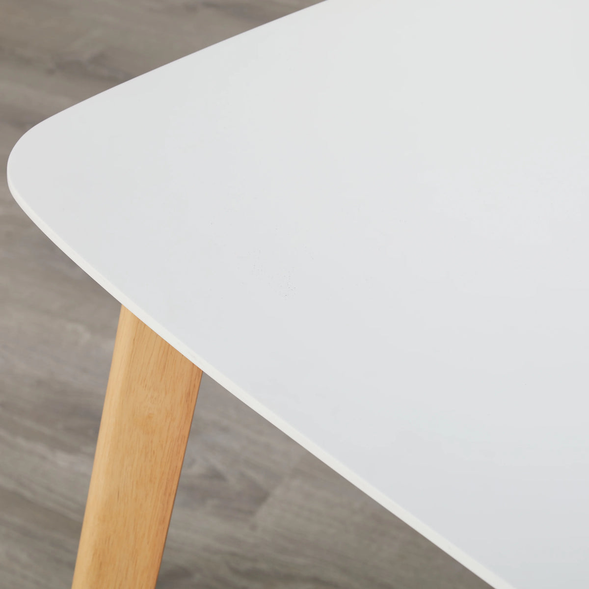 White/Natural Dining Table M66829