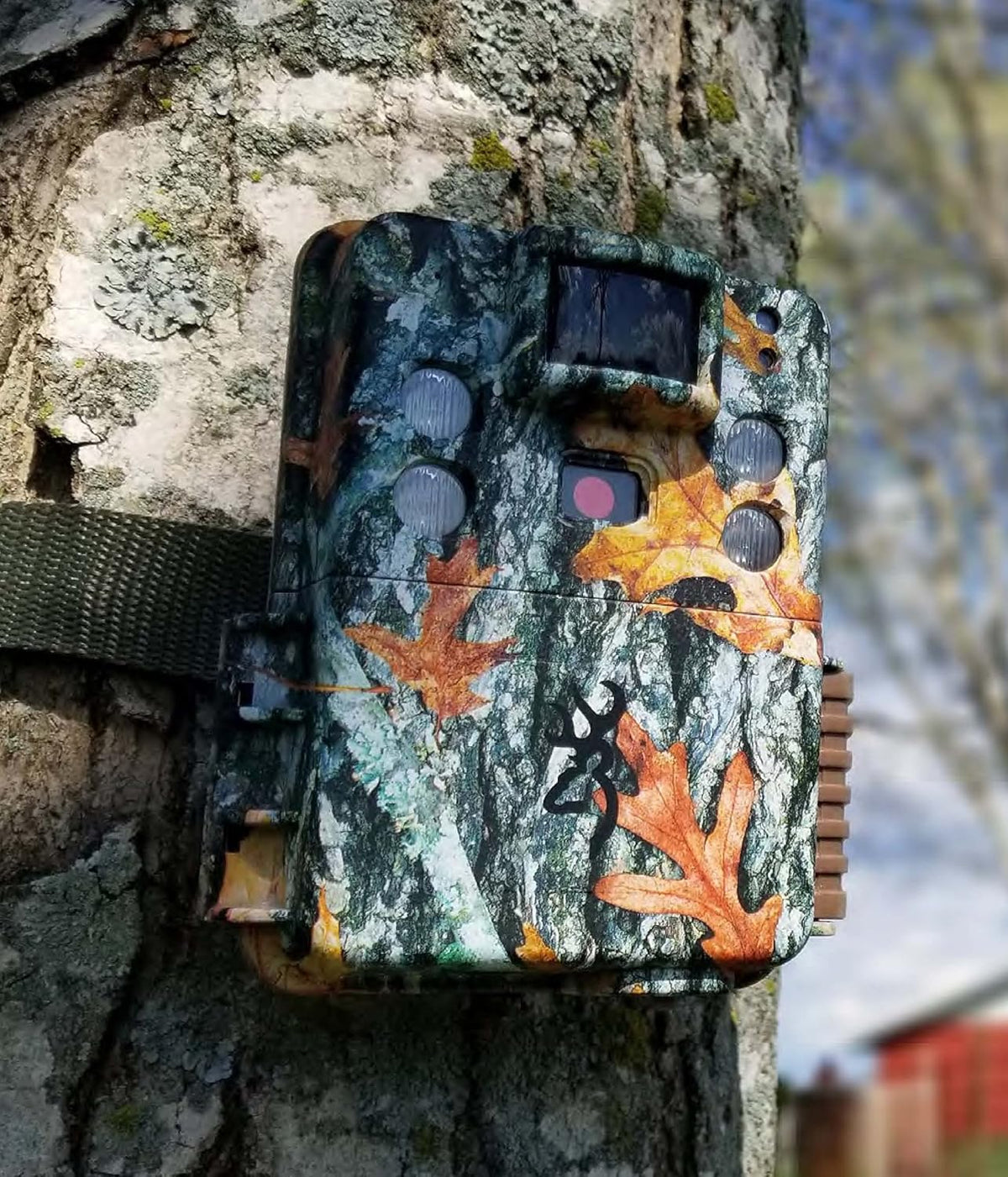 Camo 20 MP Game Cam x2 Bundle with Cable Lock, Batteries, 32GB SDHC Cards x2, and USB 2.0 Card Reader S670