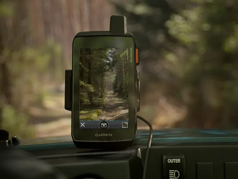 Rugged GPS Handheld with 8-megapixel Camera and 5" Color Touchscreen D949659