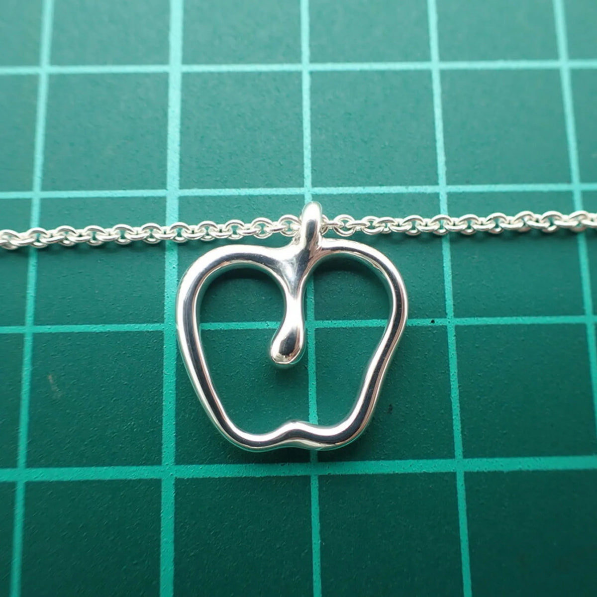925 Apple Pendant Necklace M98241