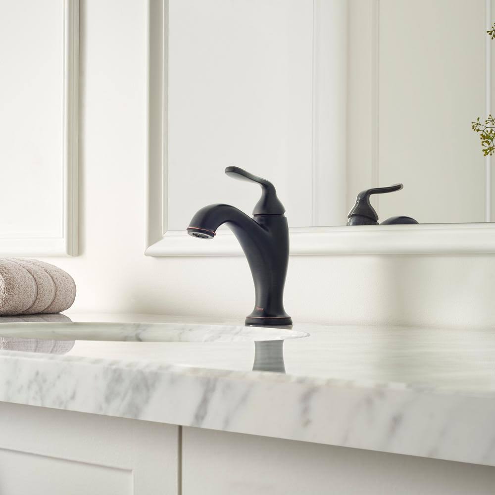 Single-Handle Bathroom Faucet in Tuscan Bronze U935