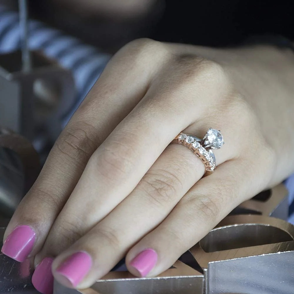 Seven Stone Shared Prong Contoured Wedding Ring In Sterling Silver With Moissanite K648